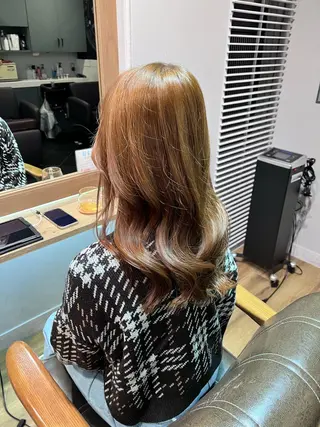 ロング カラー ツキダテ ユイのヘアスタイル