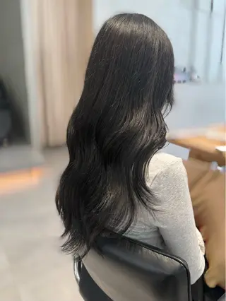 ロング カラー ミオ💎ショート 透ける暗髪のヘアスタイル
