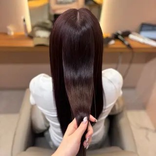 カラー ROCCOeast AKARIのヘアスタイル