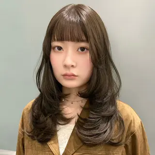 セミロング カラー 松本 亜喜のヘアスタイル