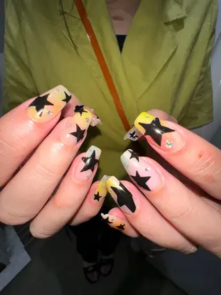 ネイル SHIORI 📍渋谷 / 円山町のネイルデザイン