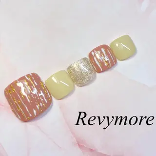ミディアム ネイル nail salon Revymoreのネイルデザイン