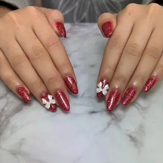 salon UNE LMA見習いスタッフのネイルデザイン