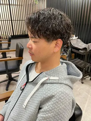 ショート パーマ メンズ 勝毛 広貴のヘアスタイル