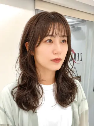 ミディアム パーマ コテ巻き風パーマ 藤澤　知彌のヘアスタイル