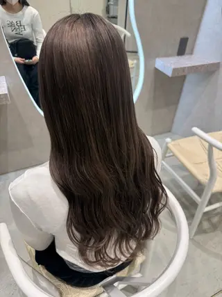 カラー 馬場 美咲のヘアスタイル