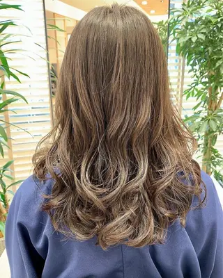 セミロング パーマ 東 和史のヘアスタイル