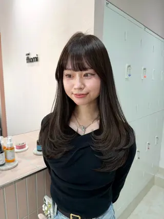 ロング カラー 柔らかオリーブ🌿 HIMARI🌻のヘアスタイル