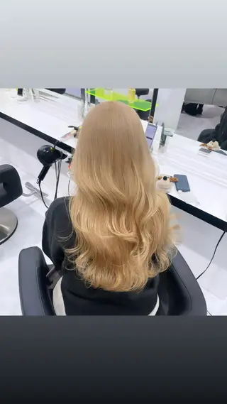 ロング ‎🤍札幌ハイトーン 🤍シンゴのヘアスタイル