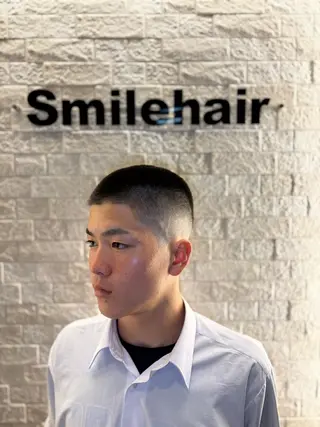 ショート メンズ フェードとパーマ特化 小池 魔裟斗のヘアスタイル