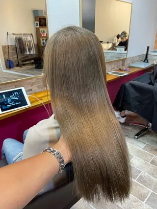ロング カラー YUI/ ブリーチカラー🌷のヘアスタイル