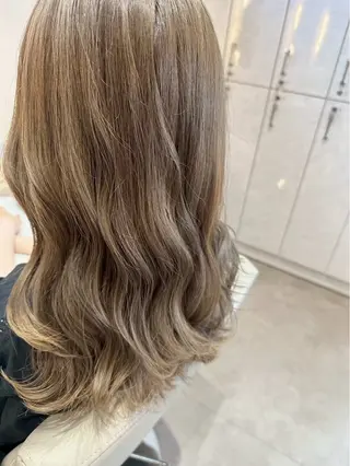 ロング 🩵透明感カラー🩵 TOMOのヘアスタイル