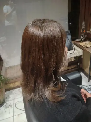 セミロング カラー 青山 早智子のヘアスタイル