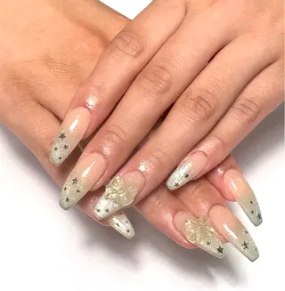ネイル Ema Nail 東梅田店ミキのネイルデザイン