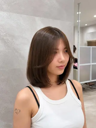 セミロング 韓国ヘアケアブリーチ 莉奈のヘアスタイル