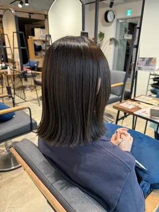 ミディアム カラー レイヤー/大人ボブ| ワタナベ リョウカのヘアスタイル