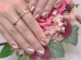 ミディアム ネイル Blowe ニュアンスのネイルデザイン