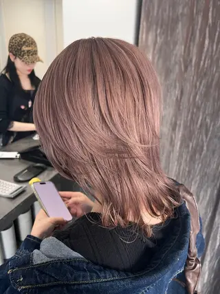 ミディアム カラー 小番 茜海のヘアスタイル