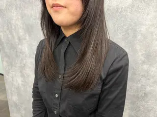 ロング 郷原 奈々のヘアスタイル