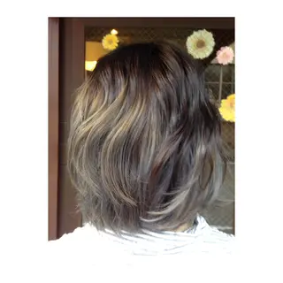 カラー やまもと すぐるのヘアスタイル
