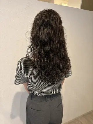 ロング パーマ 安藤 ひなたのヘアスタイル