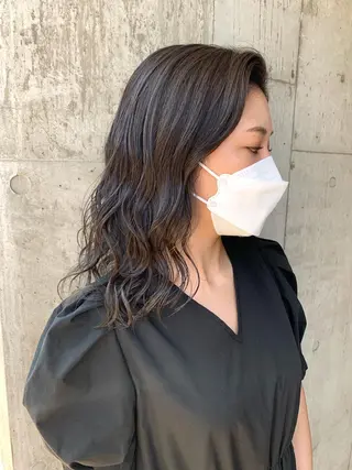 ロング カラー ミルクティーベージュ ブリーチ 店長 清水のヘアスタイル