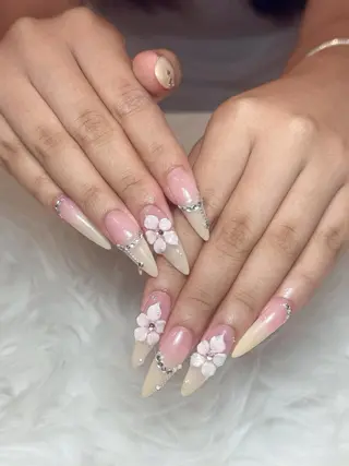 ネイル Eli Muse 新宿ネイルのネイルデザイン