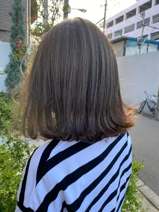 ミディアム トップスタイリスト/ アユミのヘアスタイル