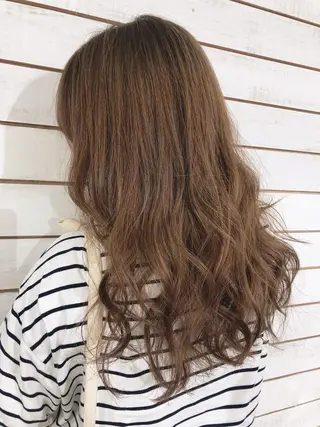 セミロング カラー 🦋美髪／エクステ 🦋アベイクミのヘアスタイル