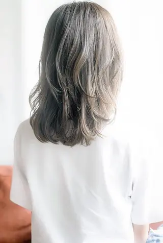 セミロング バレイヤージュ 藤沢 髪質改善 竹内ケンゴのヘアスタイル