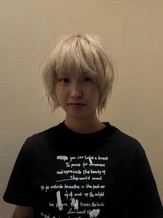 カラー ベージュ/ Yunaのヘアスタイル