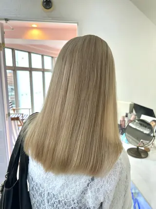 ミディアム モテ艶🪄ベージュ カラー🧸RUKAのヘアスタイル