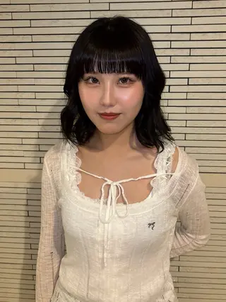 ミディアム Karin／ レイヤーブリーチ🥀のヘアスタイル