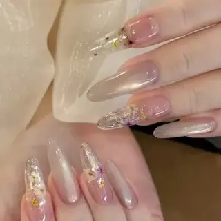 ネイル Queens 榊 まおのネイルデザイン