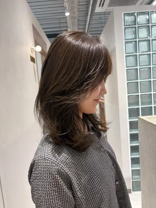 ミディアム カラー 砂原 ひよりのヘアスタイル