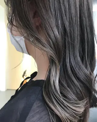 セミロング カラー navile momoのヘアスタイル