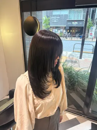 ロング カラー 山口 愛華のヘアスタイル