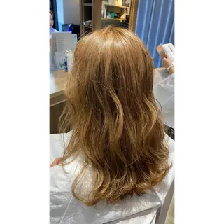 カラー 🩵盛れる顔周り/ 艶カラーemi🩵のヘアスタイル