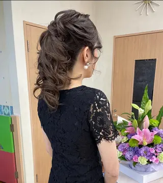 ロング ヘアアレンジ yui .のヘアスタイル