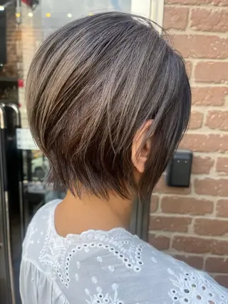 ショート カラー パーマ ヘアアレンジ メンズ キッズ ネイル マツエク・マツパ アイブロウ 久木原 ゆりのヘアスタイル