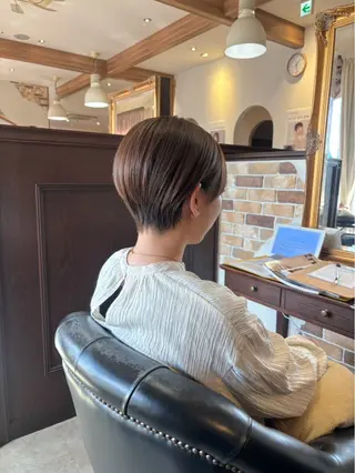 ショート 安中 莉椰のヘアスタイル