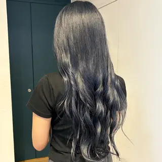 ロング カラー mina / 透明感ベージュカラーのヘアスタイル