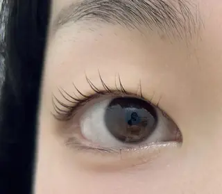 マツエク・マツパ 畑 瑠心のヘアスタイル