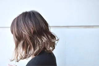 ショート カラー 信原 獎人のヘアスタイル