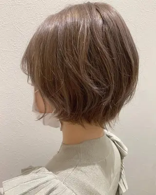 ショート カラー hubhair レイヤー/透明感のヘアスタイル