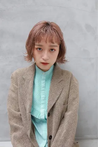 ショート カラー wakana/ 柔らかベージュカラーのヘアスタイル