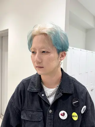 ミディアム メンズ 🩵ブリーチカラー MIORI🩵のヘアスタイル
