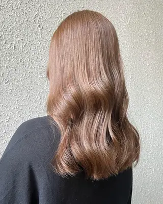 ロング カラー 谷 なづきのヘアスタイル