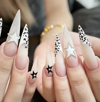 ネイル Pure&Rich Nailのネイルデザイン