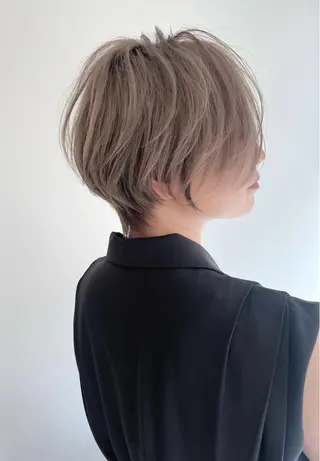 ショート カラー 襟足でお悩みの方✂︎ くびれ職人ハシモトのヘアスタイル